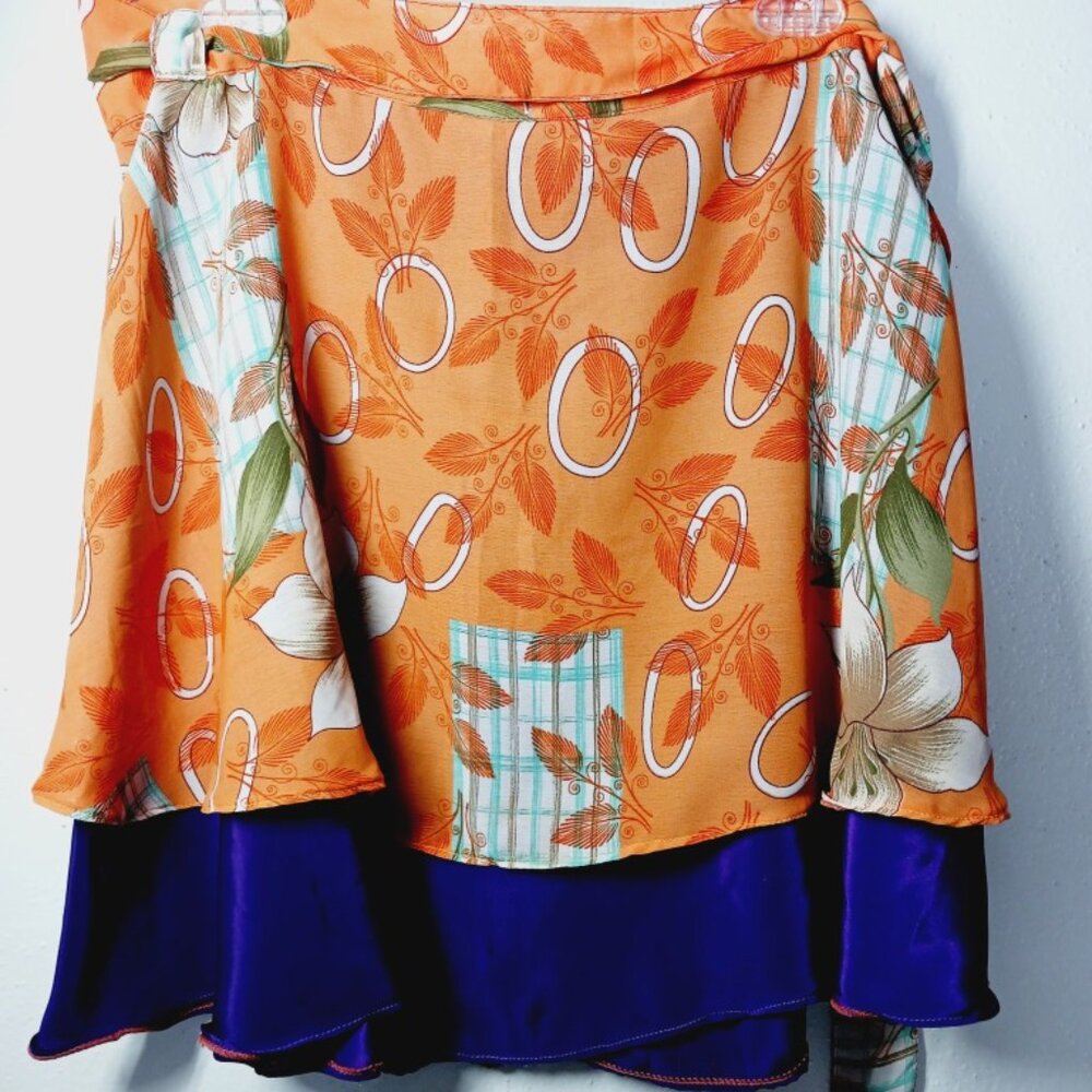 Recycled Sari (silk, silk combination) Wrap short Skirt - Picture 3 of 9
